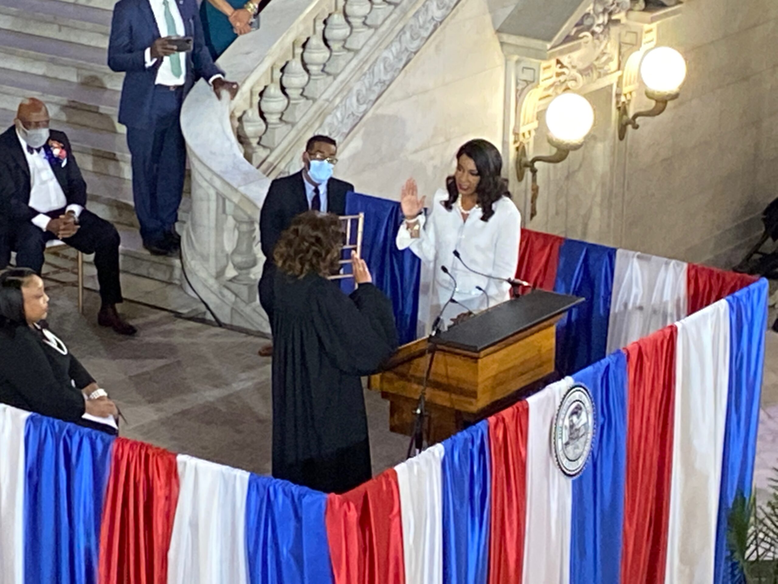 Tishaura O. Jones is sworn in as St. Louis' new mayor (Photo J.Klein)